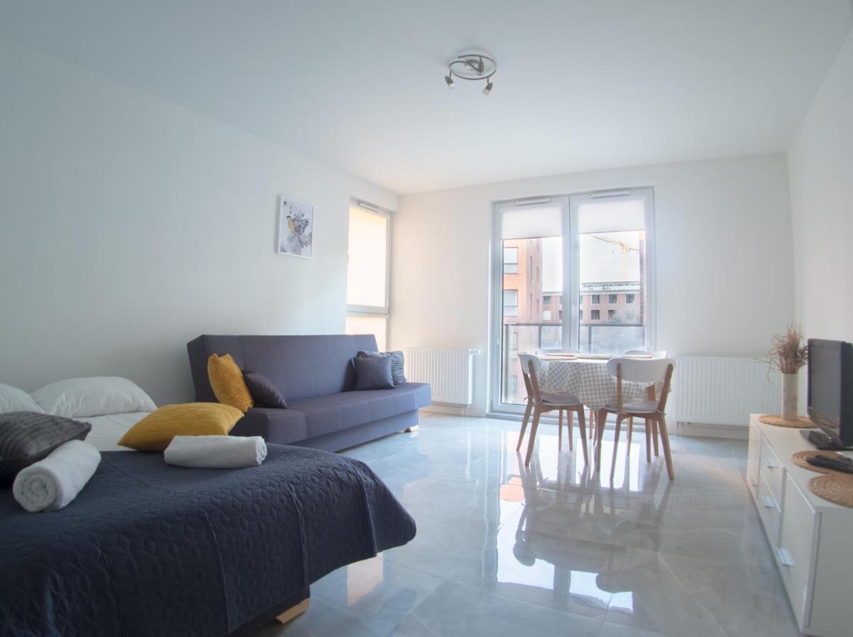 Golden Apartments กดัญสก์ ภายนอก รูปภาพ