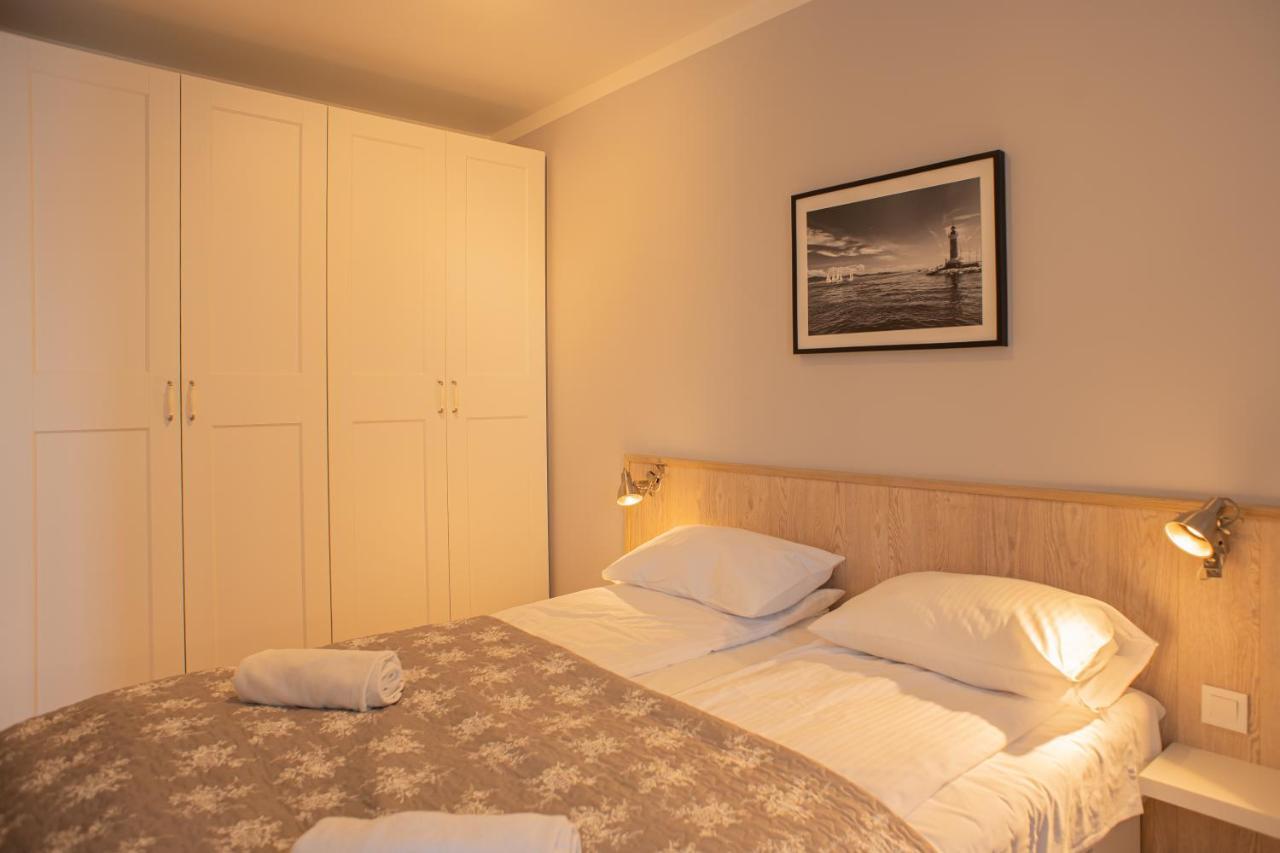 Golden Apartments กดัญสก์ ภายนอก รูปภาพ